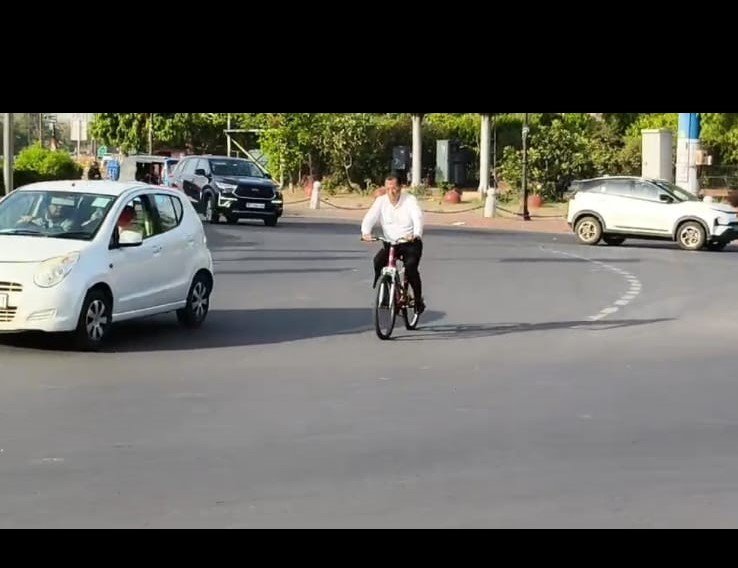 Rajasthan High Court Judges Lead by Example, Choose Bicycles to Promote Fuel Conservation