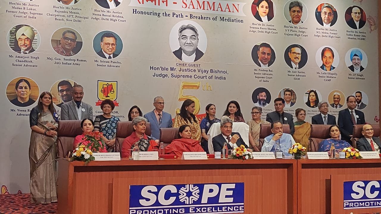 Supreme Court Judge Justice Vijay Bishnoi addressing the 5th Foundation Day and Felicitation Ceremony of AIIMAS at SCOPE Convention Centre, New Delhi.