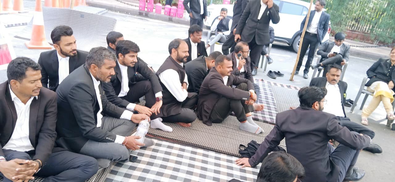 Jaipur Lawyers Continue Protest Over Doctor’s Arrest; Talks With Administration Signal Possible Breakthrough