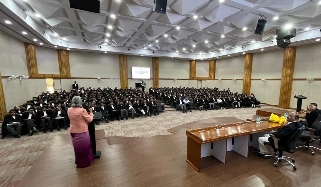 Senior Advocate Aishwarya Bhati Shares Success Mantra with Young Lawyers in Jodhpur