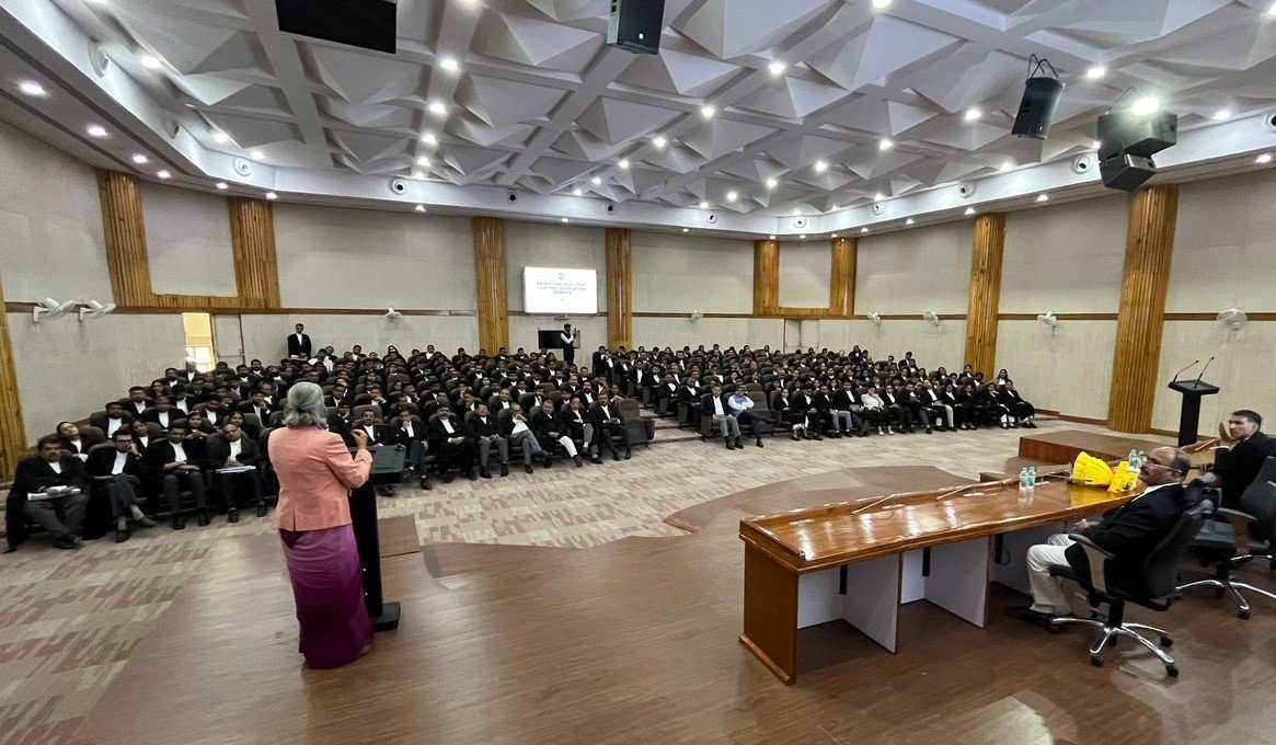 Senior Advocate Aishwarya Bhati Shares Success Mantra with Young Lawyers in Jodhpur